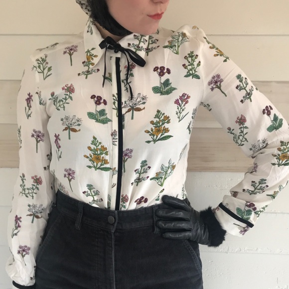Botanical button up blouse with velvet trim - Picture 5 of 8